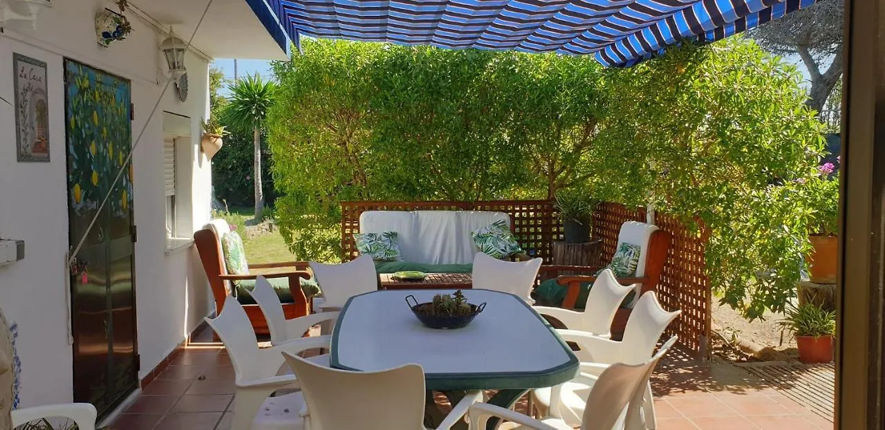Finca Las Dunas: Beachfront Chalets with Jacuzzis Rota Holiday home