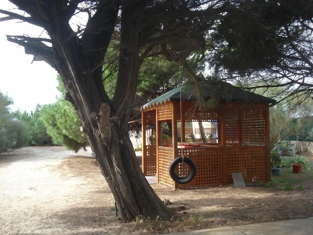 Finca Las Dunas: Beachfront Chalets with Jacuzzis Rota Holiday home
