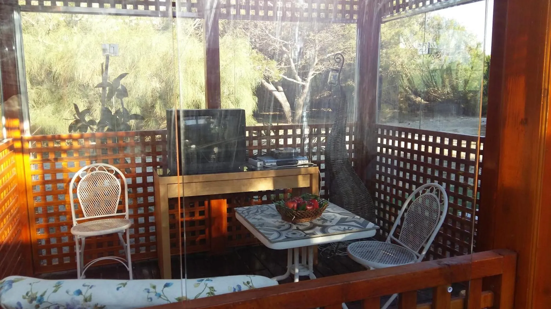 Finca Las Dunas: Beachfront Chalets with Jacuzzis Rota