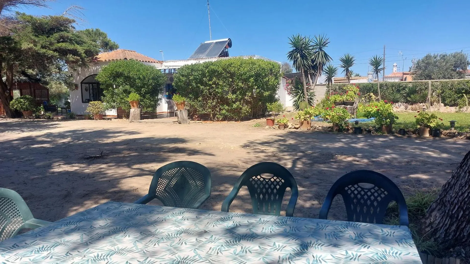 Holiday home Finca Las Dunas: Beachfront Chalets with Jacuzzis Rota