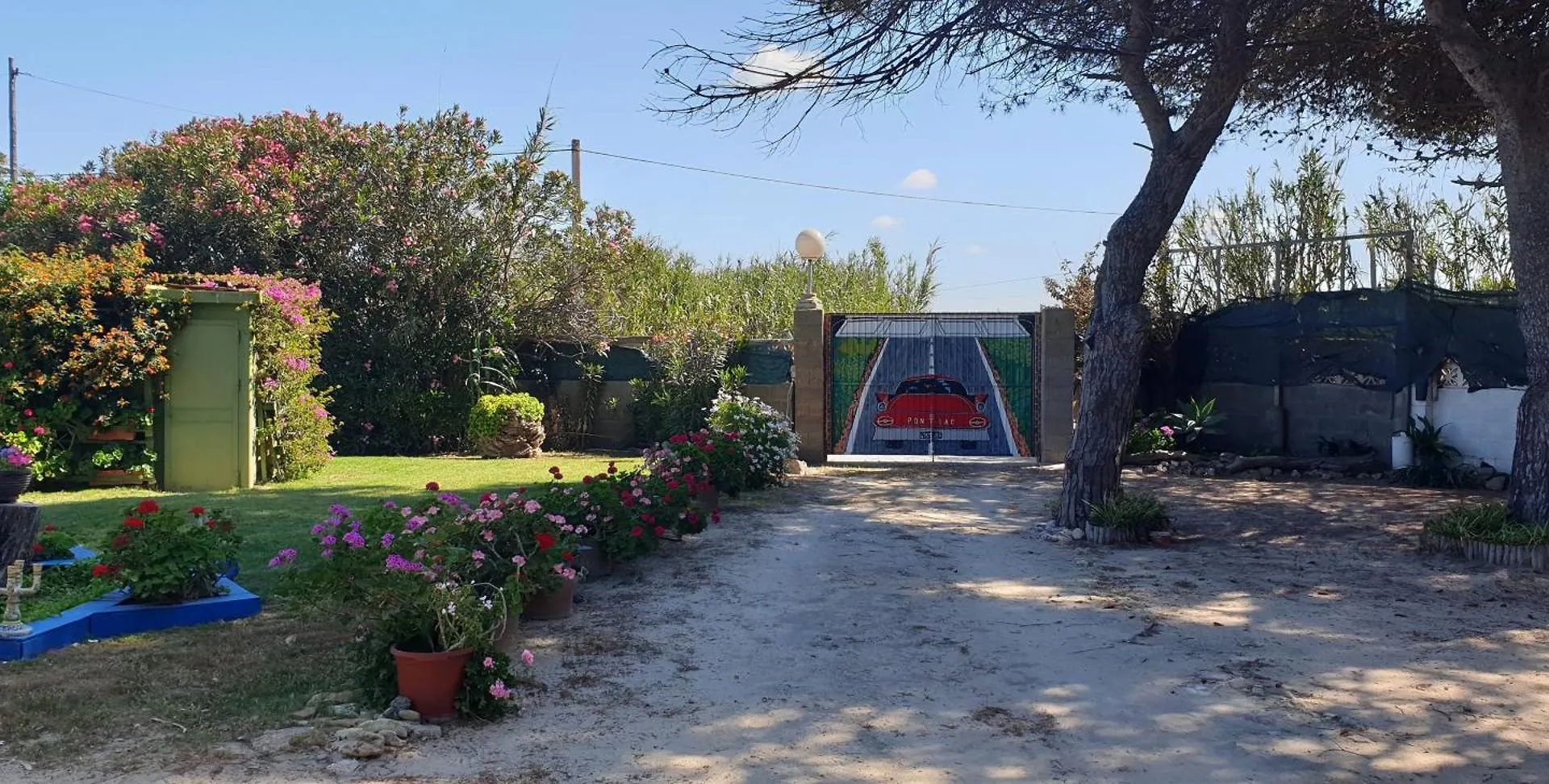 Finca Las Dunas: Beachfront Chalets with Jacuzzis Rota Holiday home